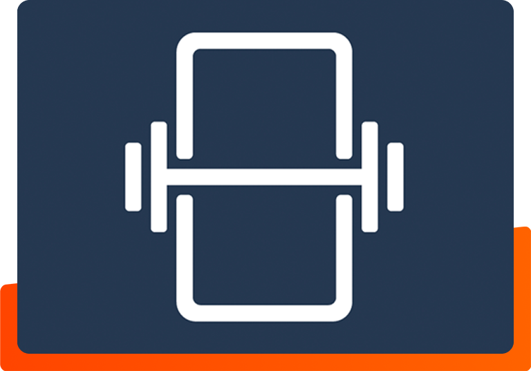 Foto de junior lima sorrindo e de braços cruzados